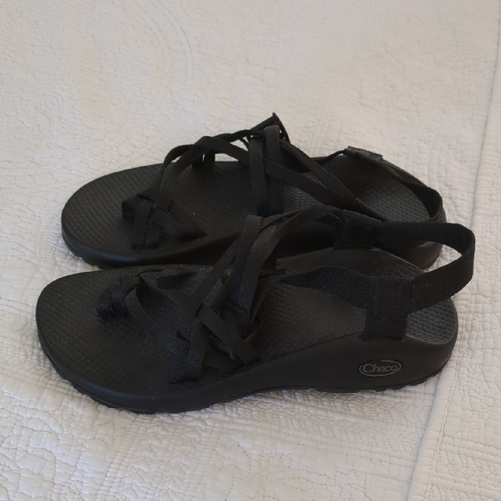 Women's Size 8 Chacos